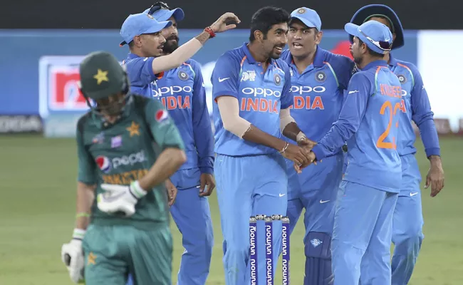 Pakistan Set Target Of 238 Runs Against India - Sakshi