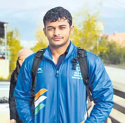 India ends junior worlds without gold, Deepak wins silver - Sakshi