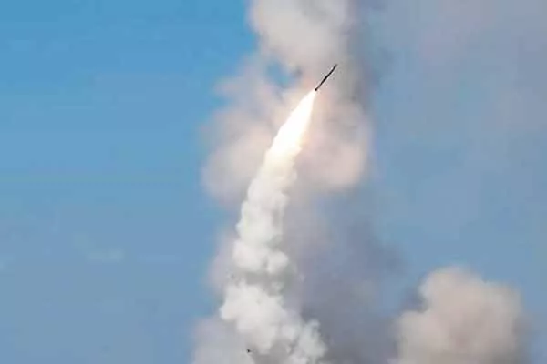 India Tests Interceptor Missile That Can Engage Targets Above Atmosphere - Sakshi