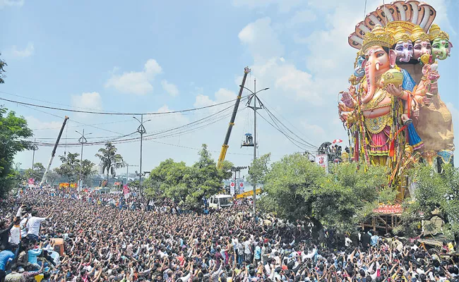 Ganesh Idols Immersion In Hussain Sagar - Sakshi