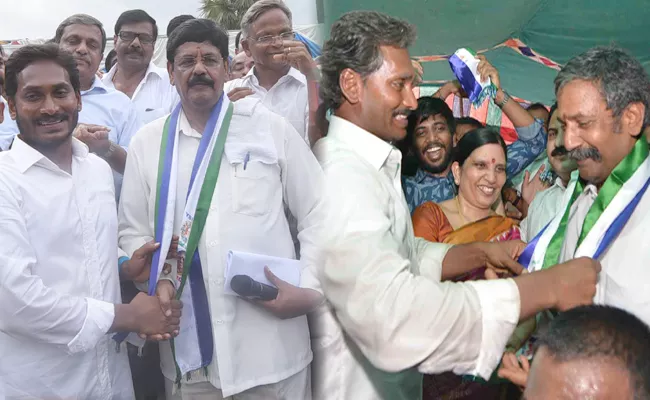 Senior Leaders joined YSRCP During Ys jagan padayatra - Sakshi