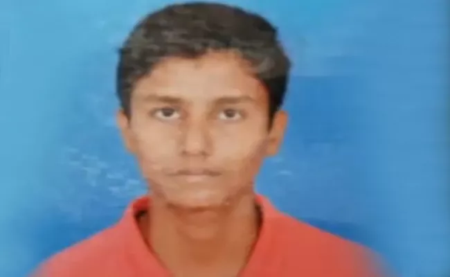 Narayana Junior College Student Commits Suicide In Vijayawada - Sakshi