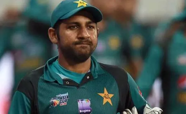 Pakistan Fans Blast Captain Sarfraz Ahmed After Crushing Defeat To India - Sakshi