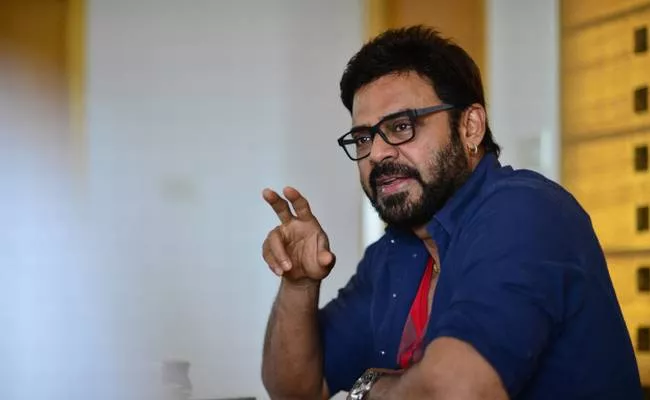 Bommarillu Bhaskar To Direct Venkatesh - Sakshi