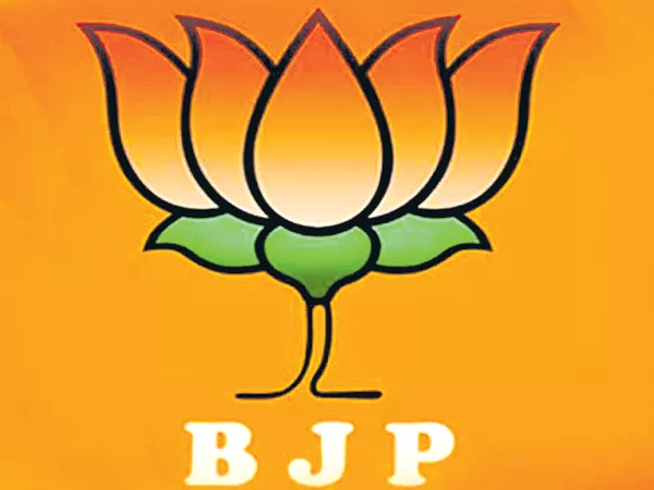 Experience of Retired judge Ravinder Reddy to join BJP - Sakshi