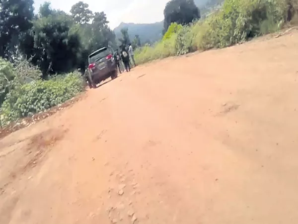 Maoist forces heavily arrived to Livitiputtu to Kill kidari and Soma - Sakshi