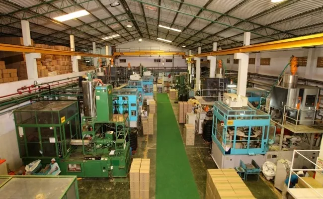 Noida Factory Worker Died In Machine Accident - Sakshi