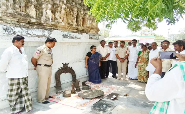 Endowments Department Recovered Statues In YSR kadapa - Sakshi