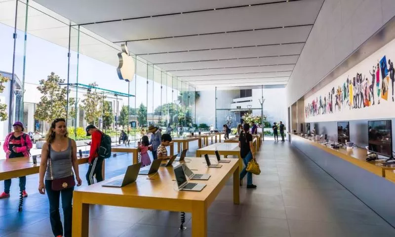 Apple Store In US Robbed Twice In Less Than 12 Hours - Sakshi