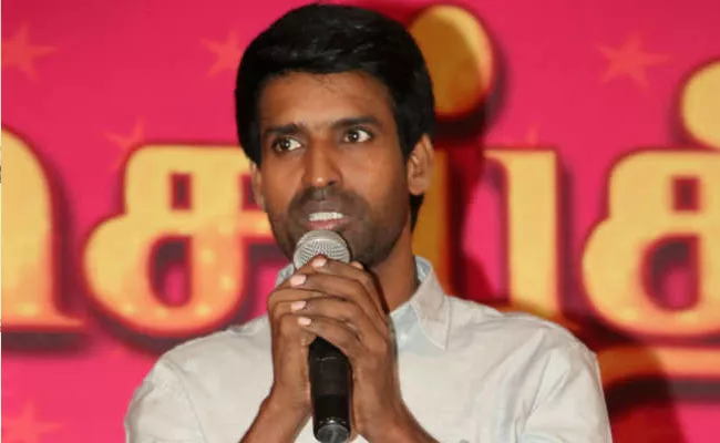 Comedian Blasts Critics For Slamming His Comedy - Sakshi