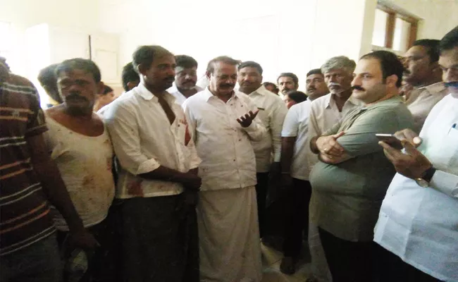 TDP leaders Attack On YSRCP Activists In Kurnool - Sakshi