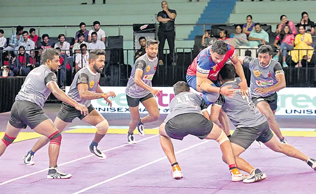 Palamuru Panthers book semis berth in  Telangana Kabaddi League - Sakshi