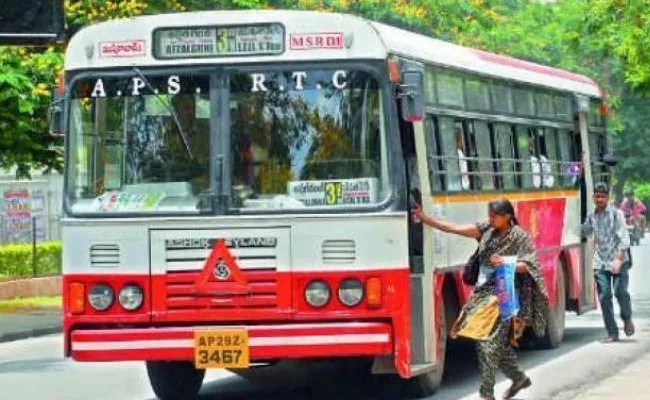 Experts Ask To Special Buses For Ladies In Hyderabad City - Sakshi