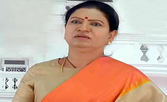 MLA D K Aruna Fires On KCR Over Pragathi Nivedana Sabha - Sakshi