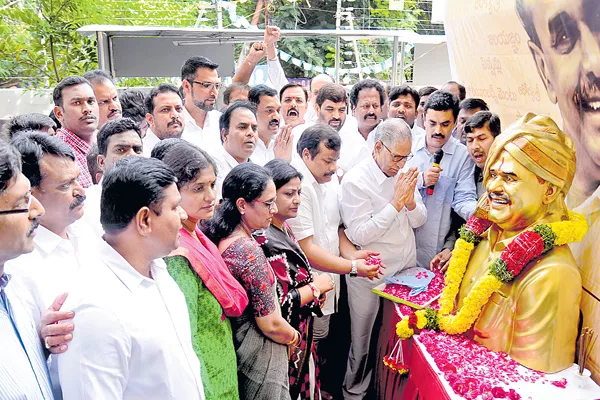 tributes to ys rajasekhar reddy - Sakshi