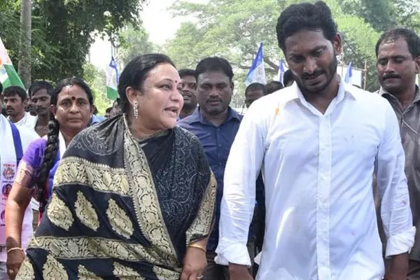 Reddy shanthi in Praja Sankalpa Yatra - Sakshi