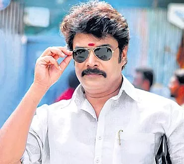 Sundar C To Act In Horror Comedy Iruttu - Sakshi