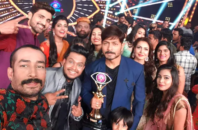 Kaushal Wins Big boss 2 Telugu Title! - Sakshi