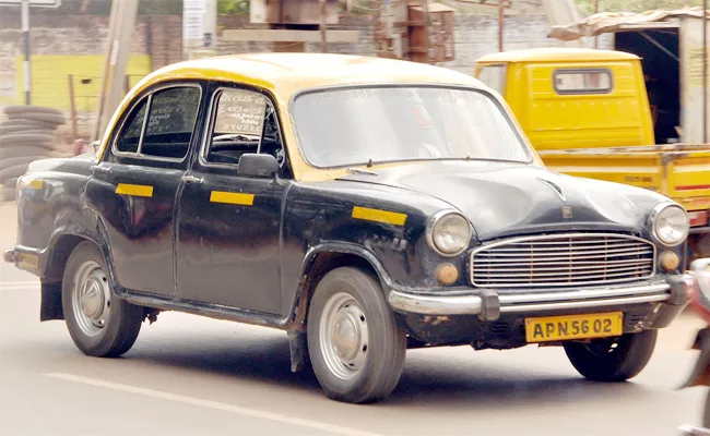 Driving Schools Training With Old Cars In PSR Nellore - Sakshi