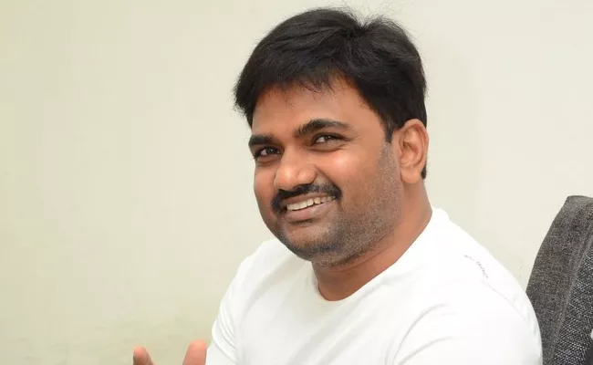 Maruthi Dasari Next Movie With Vijay Devarakonda - Sakshi