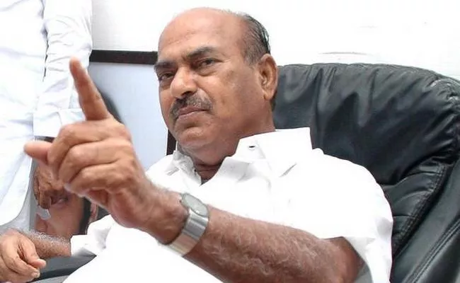 JC Diwakar Reddy Slams Mayor And MLA Prabhakar Chowdary - Sakshi