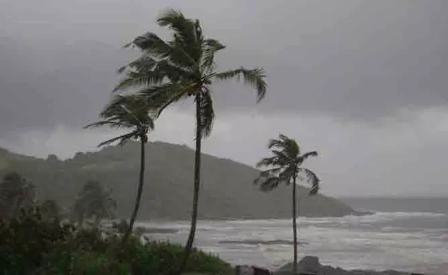 Rain Forecast To North Telangana And Costa Andhra Said By Visaka Weather Center - Sakshi