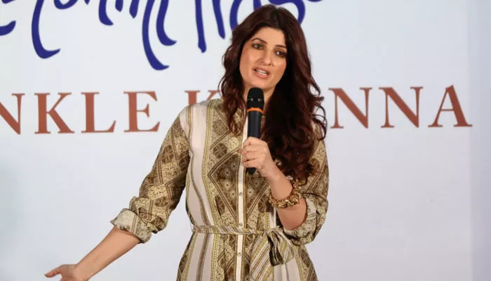 Twinkle Khanna Said All Her Films Should Be Banned - Sakshi