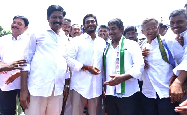 Ex CM Nedurumalli Janardhana Reddy Son Ram Kumar Joins in YSRCP - Sakshi