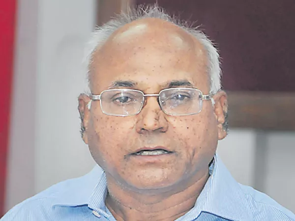 Kancha Ilaiah comments on TRS and KCR - Sakshi