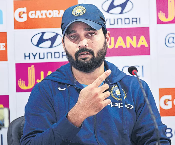 Murali Vijay to play for Essex in English County - Sakshi