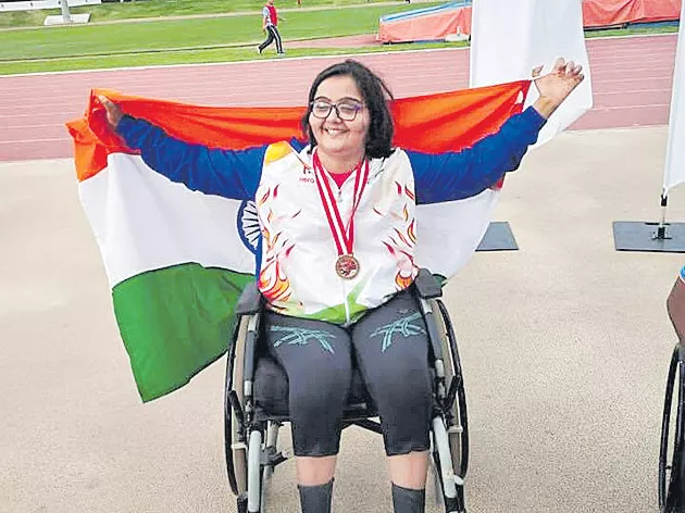 Asian Para Games 2018: Ekta Bhyan, Narayan Thakur clinch gold medal - Sakshi