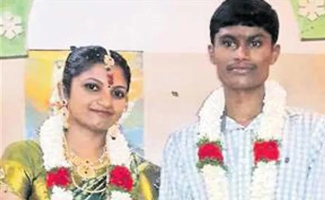 married woman committed suicide - Sakshi