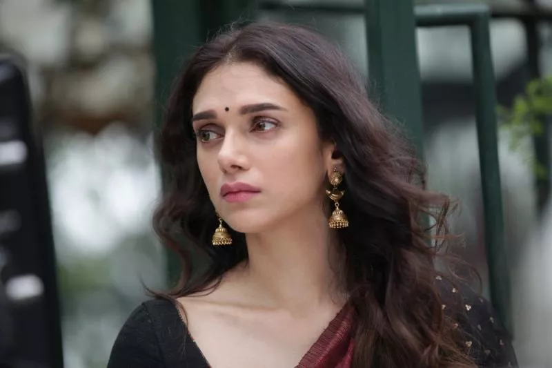 Aditi Rao Hydari extends her support to the : MeToo movement  - Sakshi