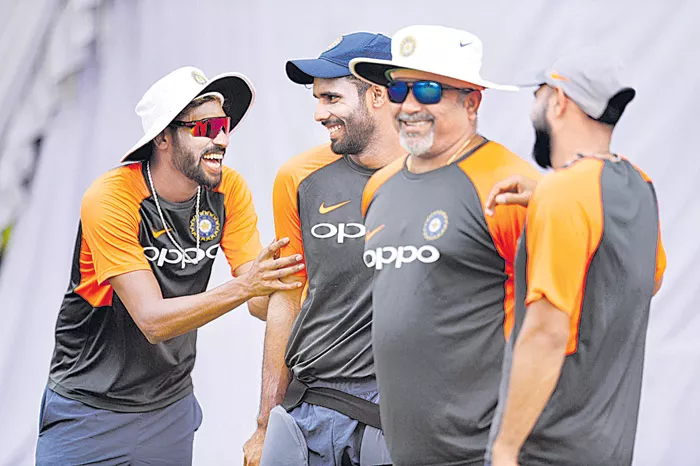 Siraj learns quickly - Bowling coach - Sakshi