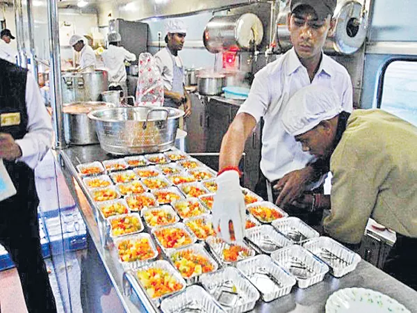 Special meals accommodation in trains to Diabetics - Sakshi