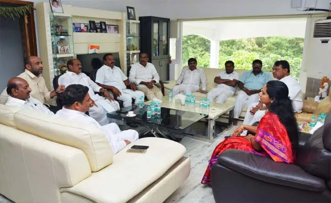 Pocharam Srinivas Reddy Meet With TRS Leaders Hyderabad - Sakshi