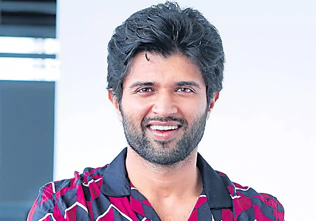 Vijay Devarakonda to team up with sensible director Kranthi Madhav - Sakshi