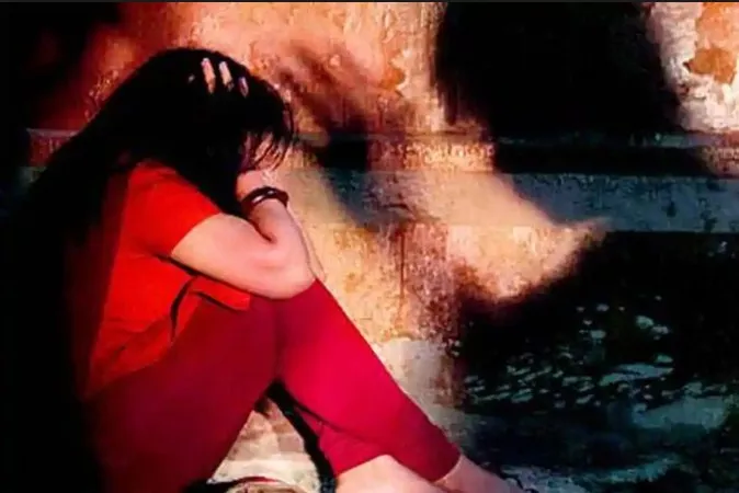 municipal corporation employee molestation On college student - Sakshi