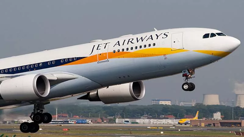 Jet Airways Apologises To Staff For Delay In Sept Salary - Sakshi