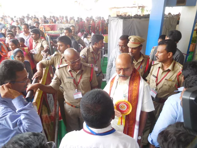 Abasement On vijayawada kanaka durga temple chairman - Sakshi