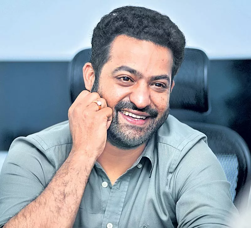 Jr NTR Allots Extended call Sheet To Rajamouli's RRR - Sakshi