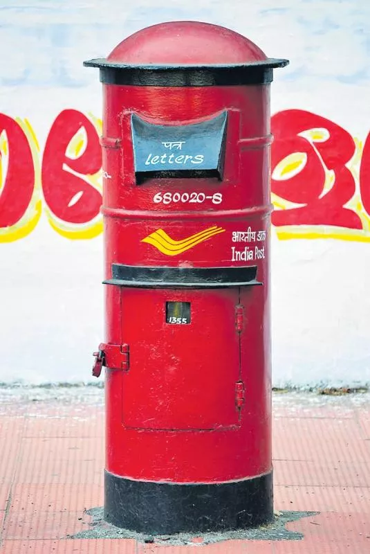 Pickpockets find postboxes a safe haven to dispose of stolen wallets - Sakshi