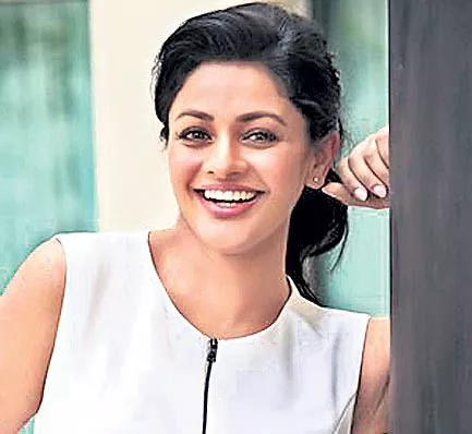 Pooja Kumar signs Priyadarshan's 'The Invisible Mask' - Sakshi