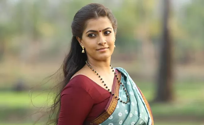 Varalakshmi Sarathkumar Come Out To Support MeToo Movement - Sakshi