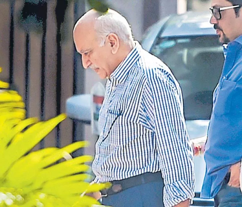 MJ Akbar resigns as minister of state for external affairs - Sakshi