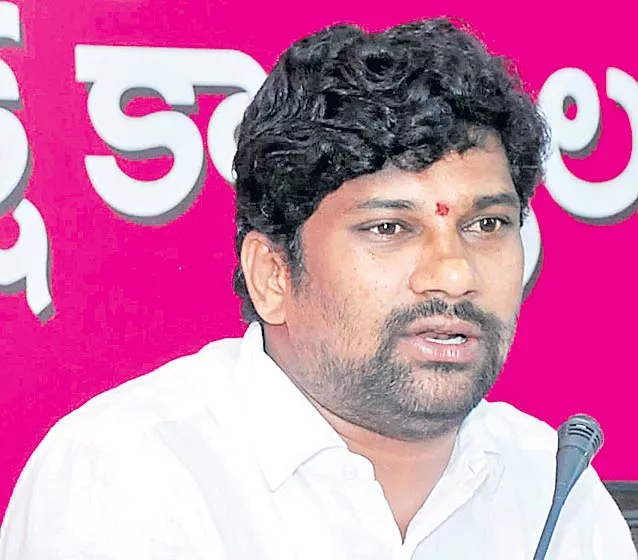 g vinod continues on trs says balka suman - Sakshi