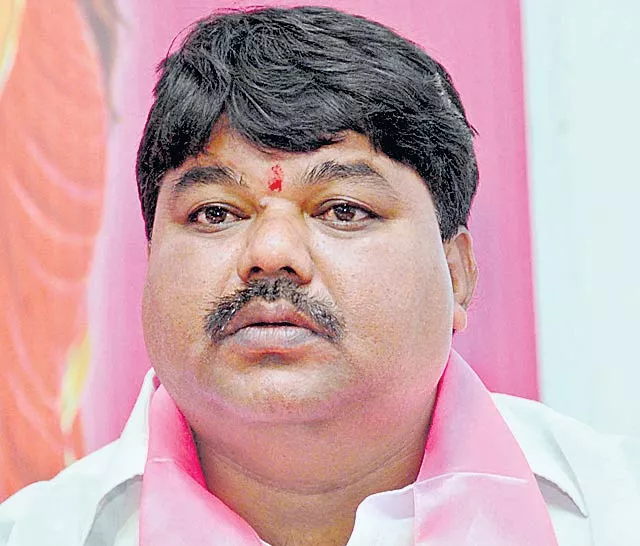 suspended mlc ramulu naik fires on trs - Sakshi