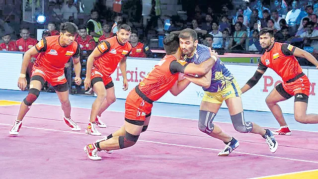 Bengaluru Bulls Defeat Tamil Thalaivas - Sakshi