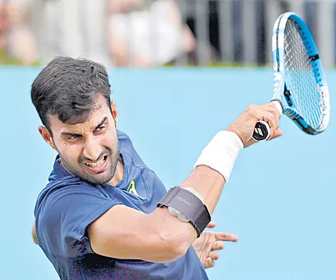 Yuki Bhambri bows out in first round - Sakshi