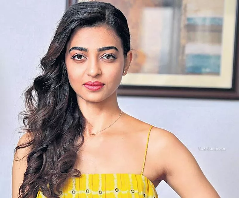  Ayushmann-Radhika Apte talk AndhaDhun - Sakshi